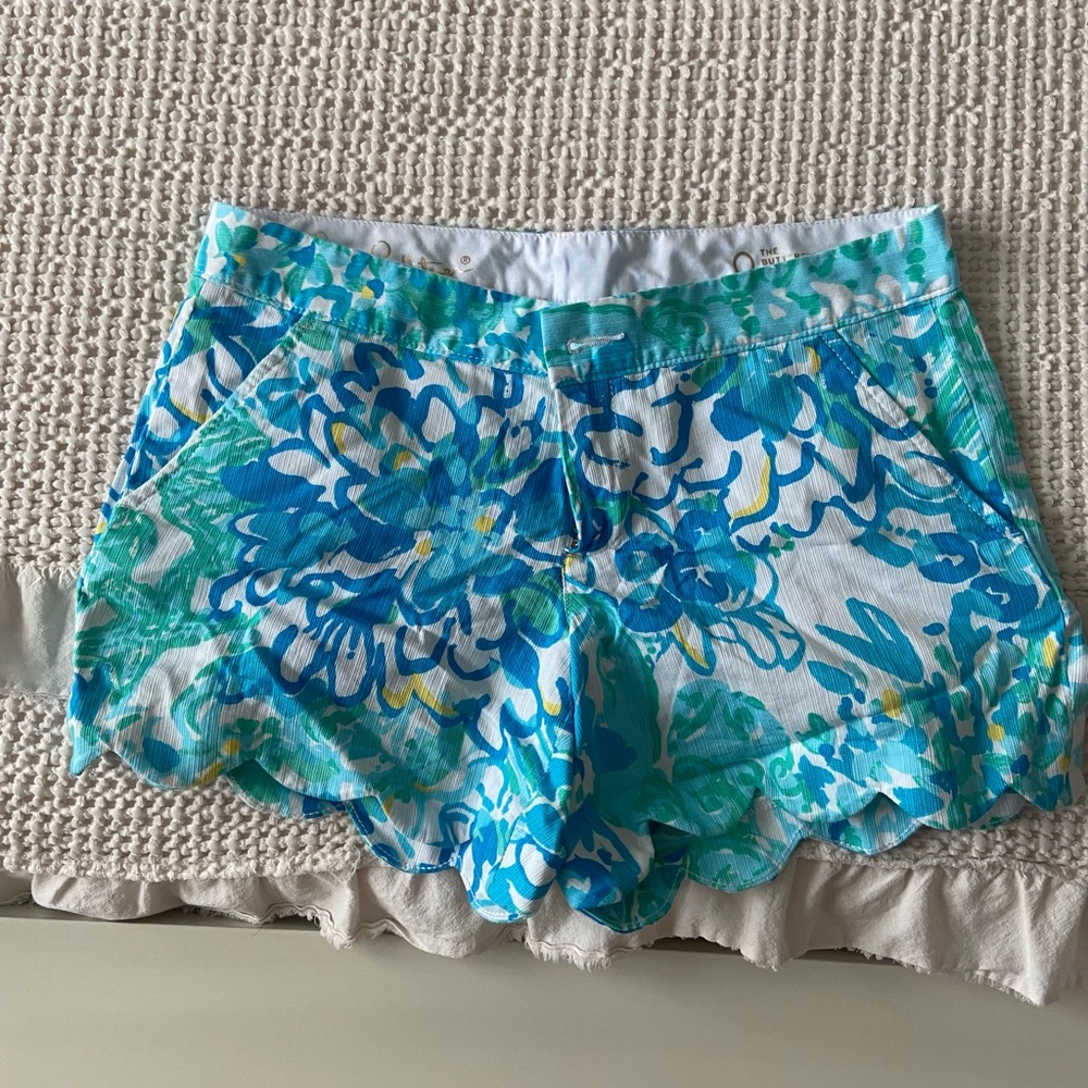 Lilly Pulitzer scallop shorts